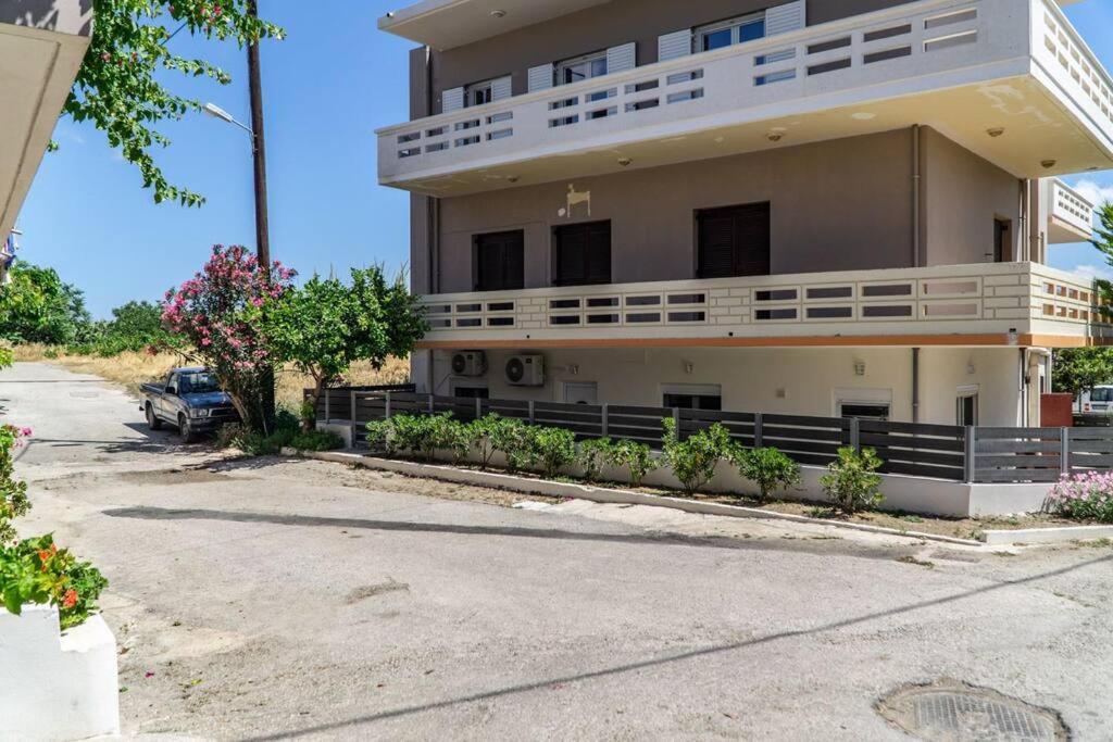 Appartamento Artemissia New Well Sided Modish House Kíssamos Esterno foto